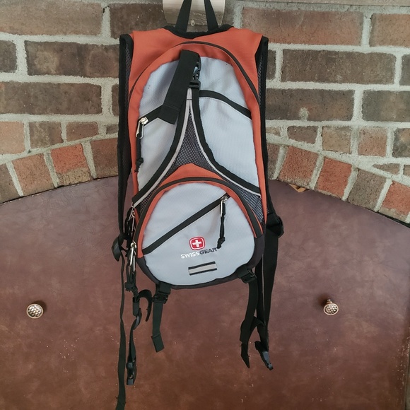swiss gear hydration pack
